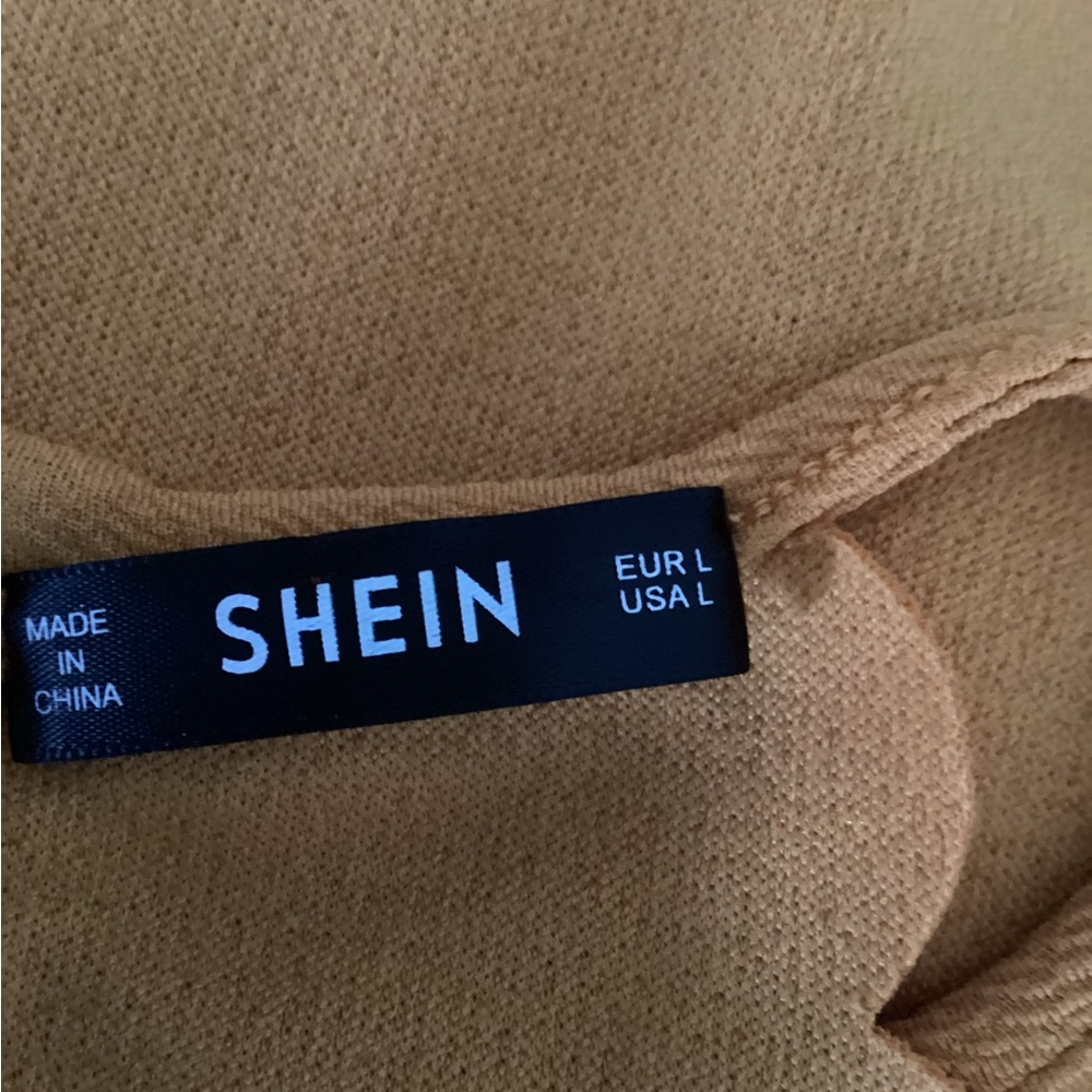 SHEIN tank scalloped edge top EUC - Picture 7 of 8